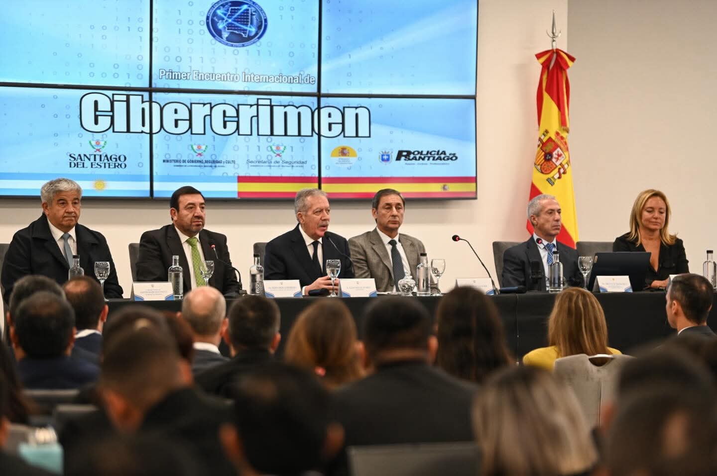  El gobernador participó del Primer Encuentro internacional de Cibercrimen