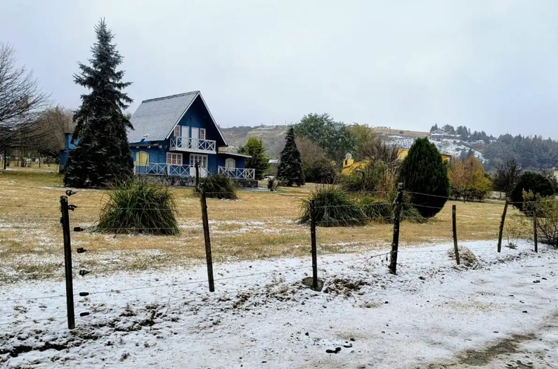  Tafí del Valle amaneció blanco tras la primera nevada del año