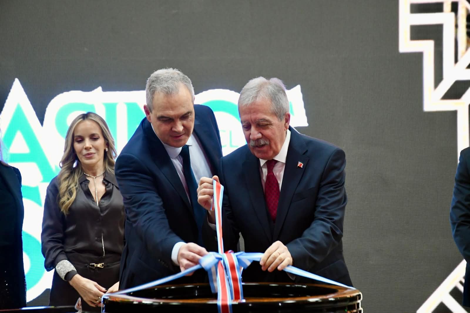 El Gobernador dejo formalmente inaugurada la Temporada Turística Invernal 2026 de las Termas de Río 