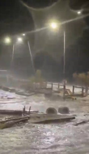  Un ciclón extratropical provocó olas de hasta siete metros en Mar del Plata y Necochea