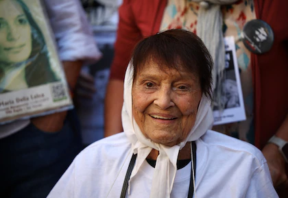 Murió Taty Almeida, presidenta de Madres de Plaza de Mayo 
