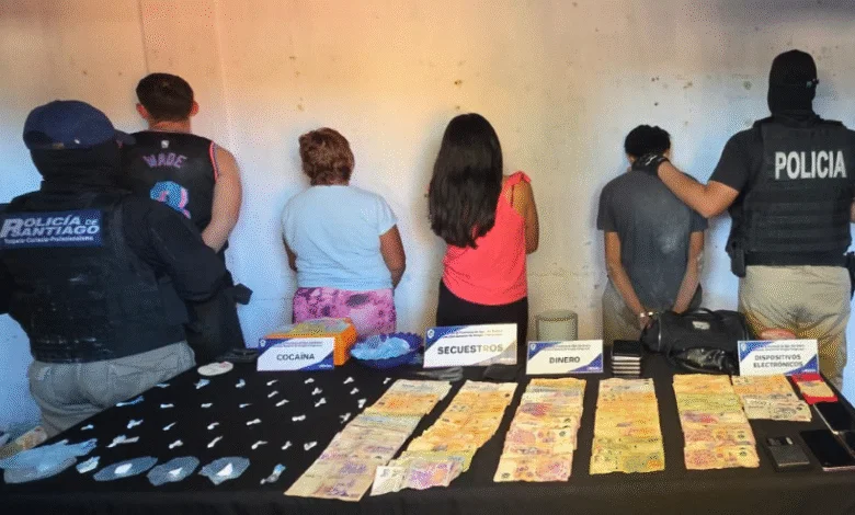 Usaban un kiosco como fachada para vender drogas y seguirán detenidos
