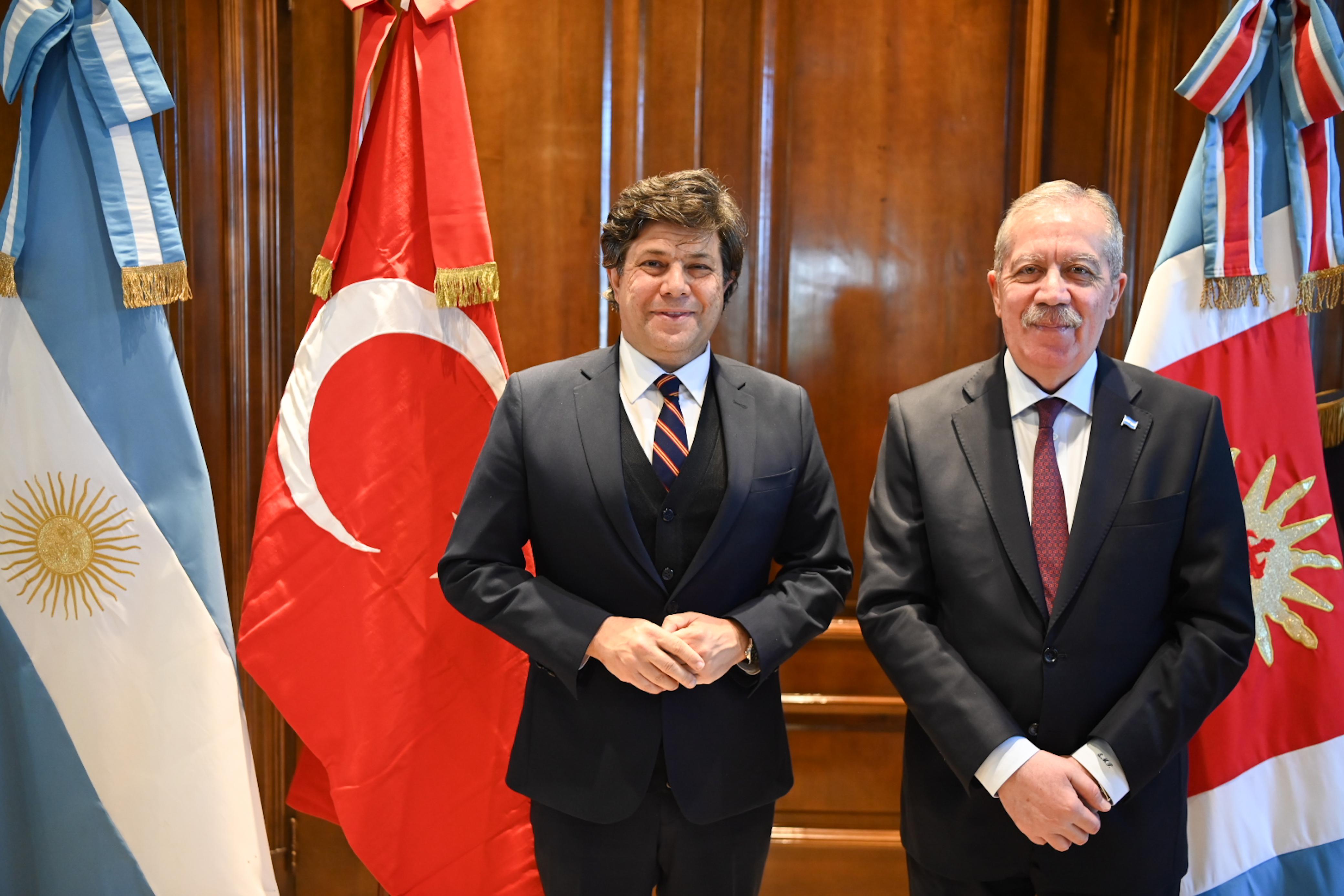 El Gobernador recibió al Embajador de la República de Turquía en visita protocolar 