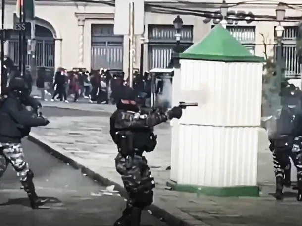 Máxima tensión en Bolivia: enfrentamientos, gases y una crisis que ya dejó varios muertos