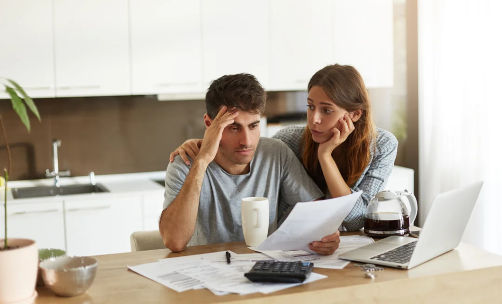 Endeudamiento familiar en alza: quienes son los acreedores que le quitan el sueño a los argentinos