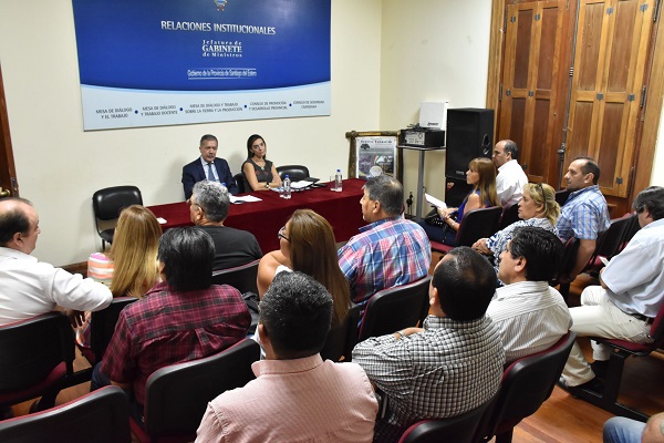 Reunión de la Mesa de Diálogo entre los gremios y el Gobierno ...