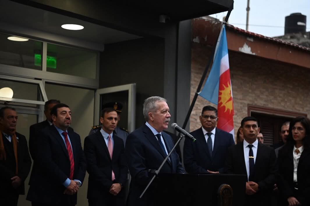 El Gobernador Elías Suárez habilitó la nueva sede de la Comisaría 13 de La Banda 
