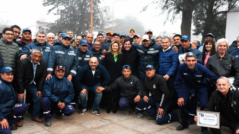 La intendente Fuentes y el secretario Benavente encabezaron el acto por el los 68 años de la Direcci