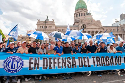 La CGT marchará hoy a la Plaza de Mayo por el Día del Trabajador con amenaza de otro paro general
